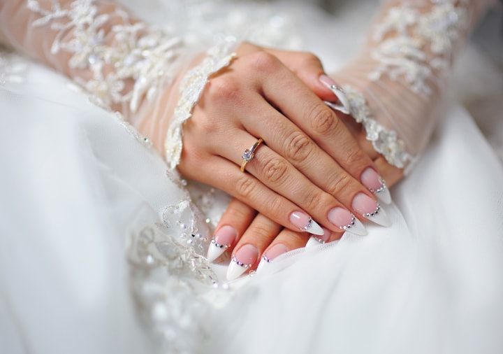 Unhas decoradas para casamento: as melhores ideias para a noiva 2023