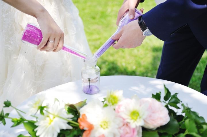 7 cerimónias alternativas para um casamento simbólico