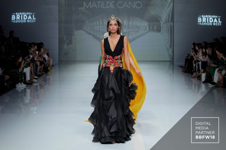 Matilde Cano 2019: vestidos de festa com ar medieval 