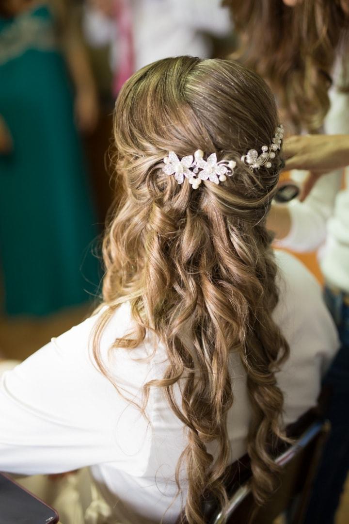 30 melhores opções para noivas com cabelo com caracóis