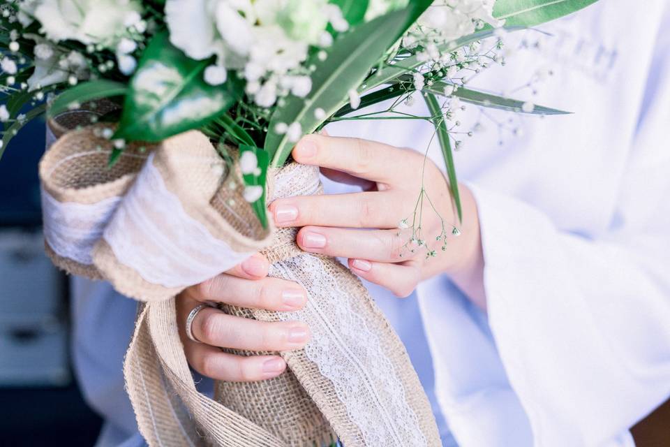 Bouquets de noiva: as flores e os melhores estilos para um casamento de  inverno