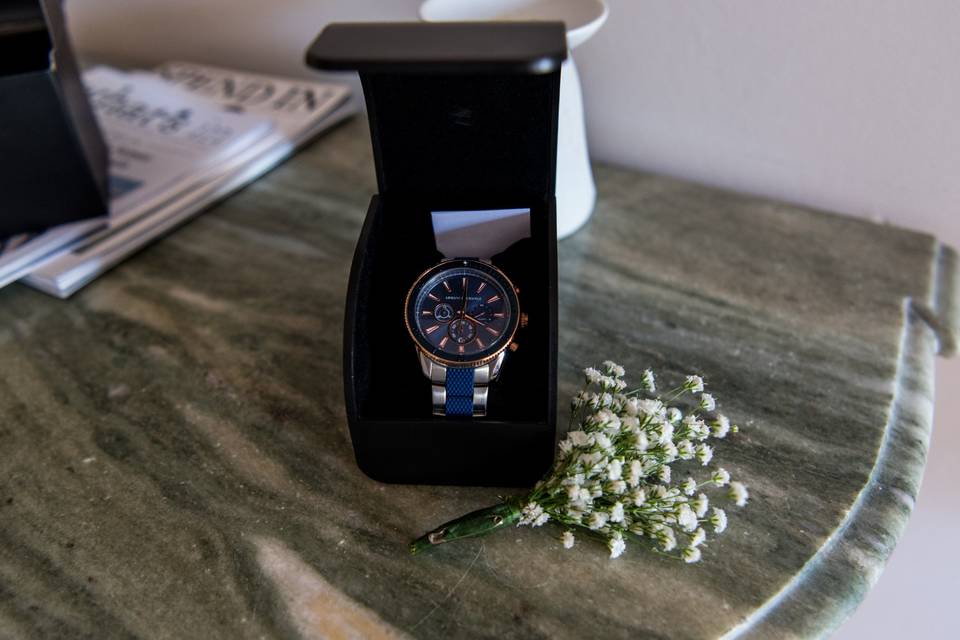 As 30 propostas de relógios azuis cheios de estilo para o look do noivo!