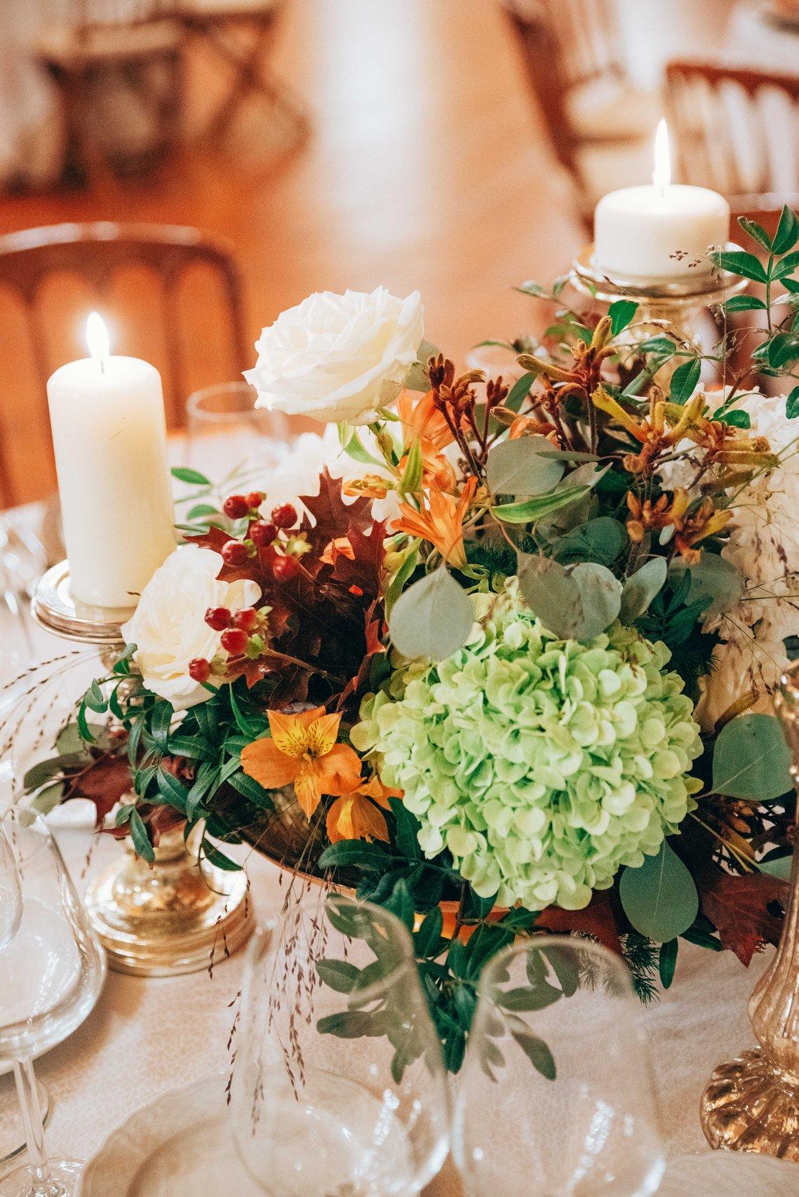 Estilos de arranjos florais para as mesas do casamento