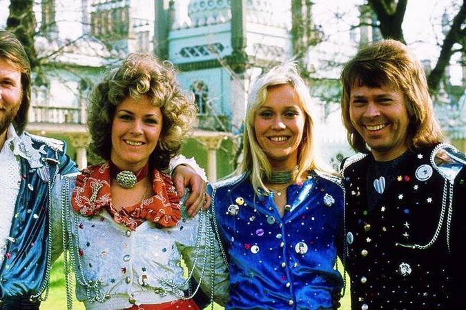 Os 4 momentos do teu dia para introduzir a nova música dos ABBA