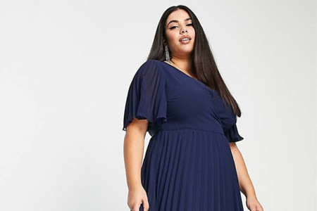 Vestidos de cerimónia para convidadas plus size: encontra o modelo ideal para ti!