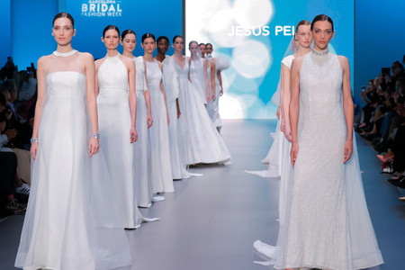 As principais tendências de vestidos de noiva 2025 da BBFW