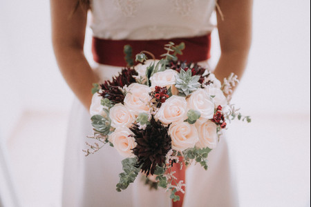 5 estilos de bouquets de noiva com um toque natalício