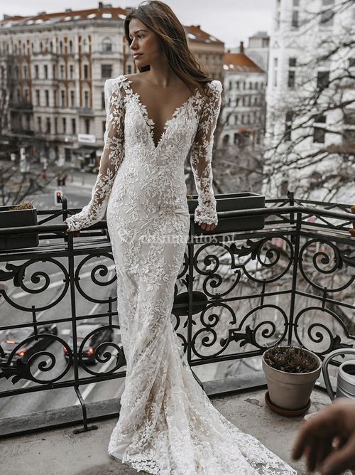 Bay, Galia Lahav