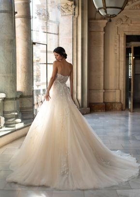 BROOKS, Pronovias