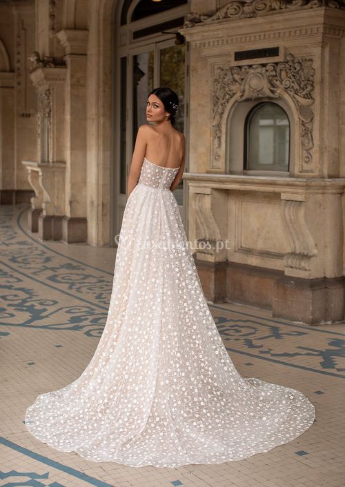 HOPKINS, Pronovias