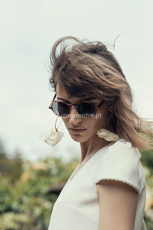 Top Weber, jupe Verdi, boucles d'oreilles Natura & lunettes Shelter, Laure de Sagazan