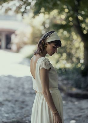 Robe Lully, bandeau Elbaz, boucles d'oreilles Pensées medium & bracelet Marlene, Laure de Sagazan