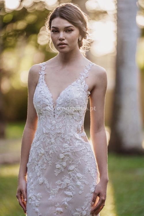 9957, Allure Bridals