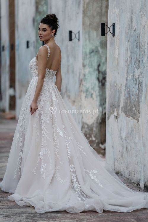 C656, Allure Bridals