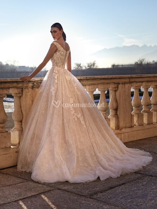 yani, Atelier Pronovias