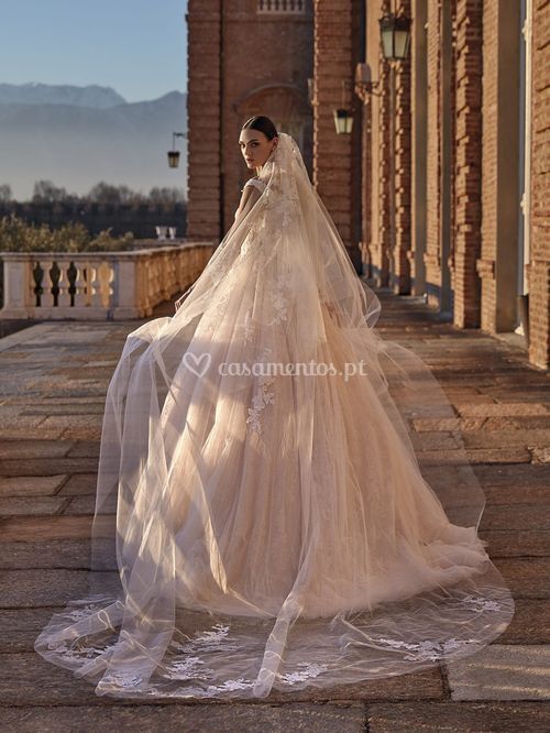 yani, Atelier Pronovias