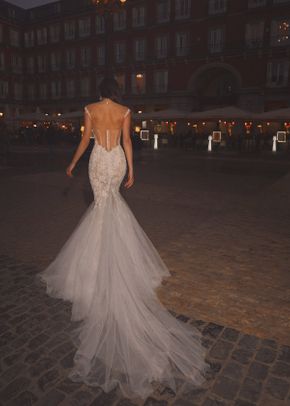 CLARE, Galia Lahav