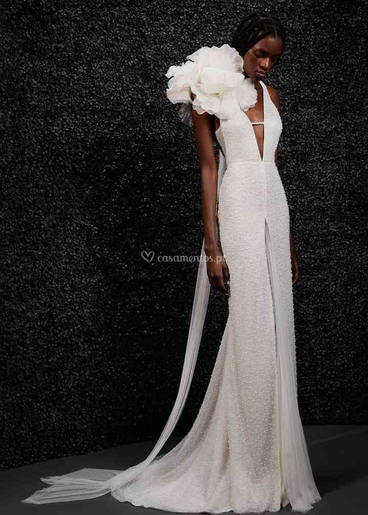 Vera Wang Bridal Fall 2021 Collection  Vestidos de noiva vera wang,  Vestidos elie saab, Vestidos