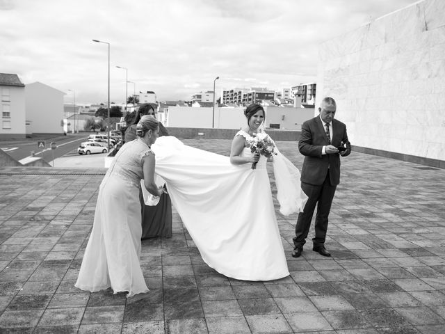 O casamento de Cristiano e Andreína em Ponta Delgada, São Miguel 20