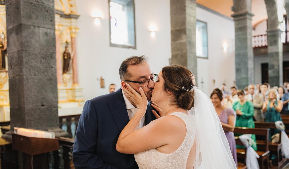 O casamento de Hugo Medeiros e Ana Marcelino em Prainha de Baixo, Pico