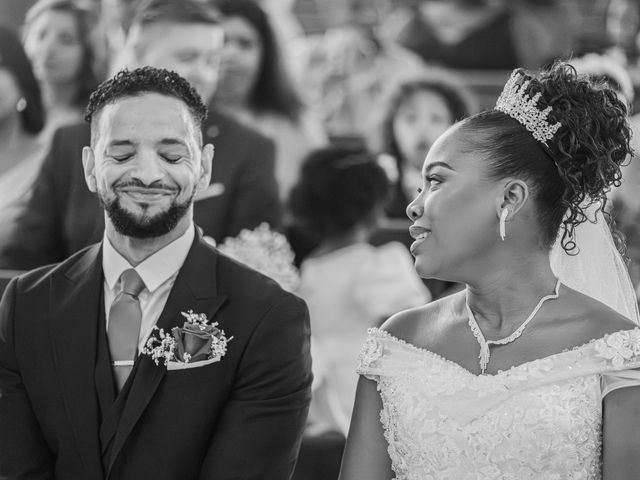 O casamento de Luis e Mierla (Ju) em Fernão Ferro, Seixal 29