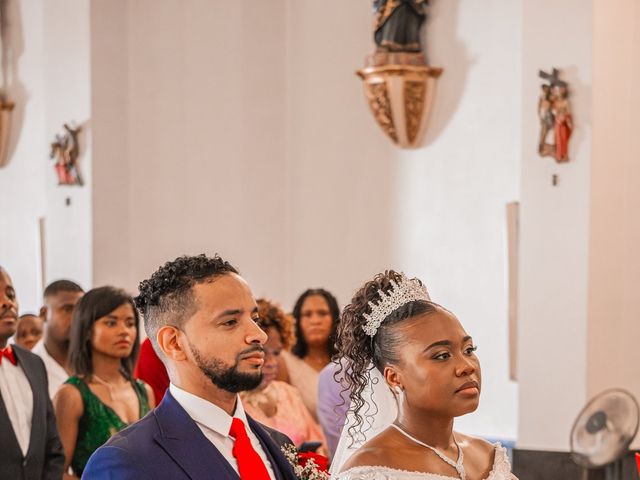 O casamento de Luis e Mierla (Ju) em Fernão Ferro, Seixal 30