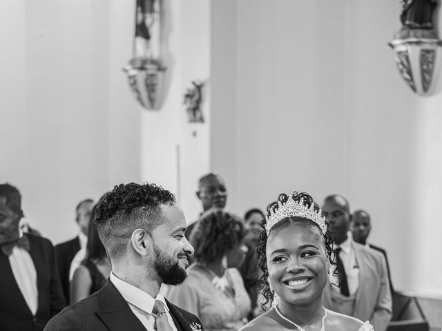 O casamento de Luis e Mierla (Ju) em Fernão Ferro, Seixal 33