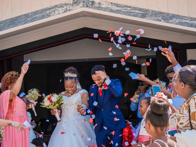 O casamento de Luis e Mierla (Ju) em Fernão Ferro, Seixal 36