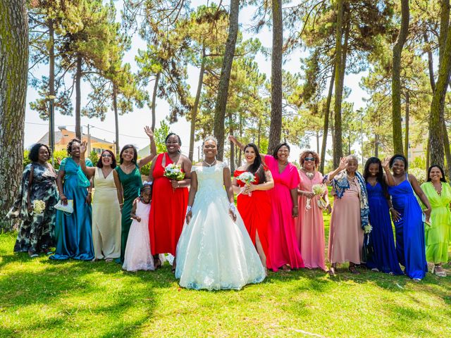 O casamento de Luis e Mierla (Ju) em Fernão Ferro, Seixal 42