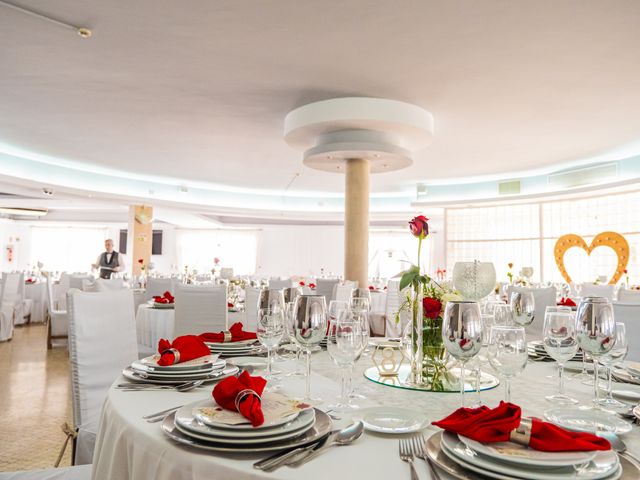 O casamento de Luis e Mierla (Ju) em Fernão Ferro, Seixal 70