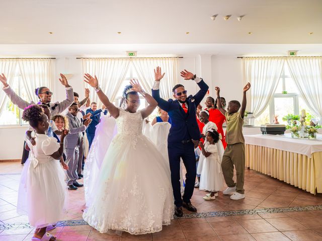 O casamento de Luis e Mierla (Ju) em Fernão Ferro, Seixal 79