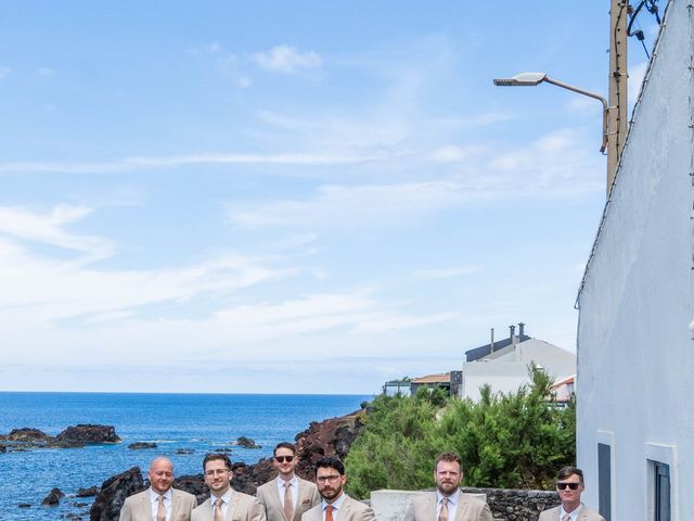 O casamento de Matt e Natasha em Mosteiros, São Miguel 9