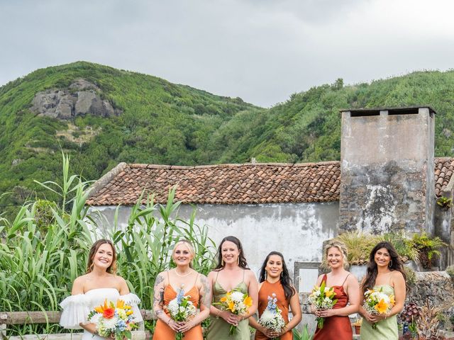 O casamento de Matt e Natasha em Mosteiros, São Miguel 27