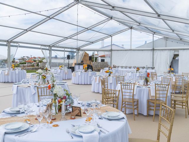 O casamento de Matt e Natasha em Mosteiros, São Miguel 30