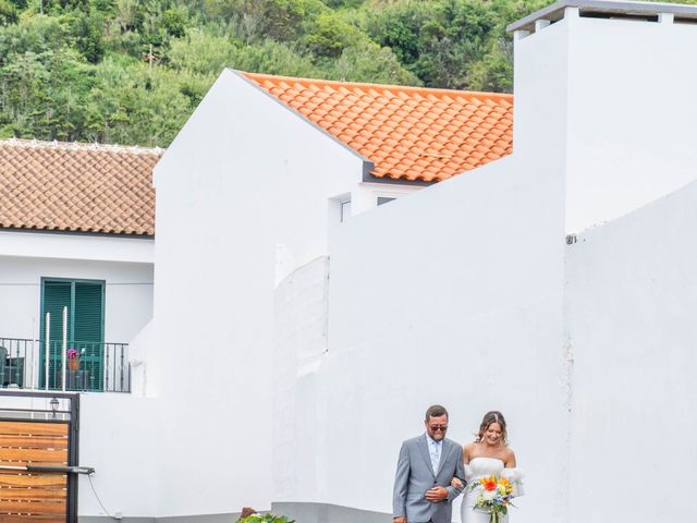 O casamento de Matt e Natasha em Mosteiros, São Miguel 36