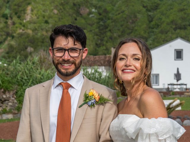 O casamento de Matt e Natasha em Mosteiros, São Miguel 54