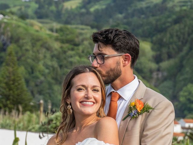 O casamento de Matt e Natasha em Mosteiros, São Miguel 61