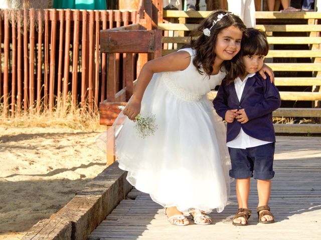 O casamento de Célio e Grenda em Fonte da Telha, Almada 32