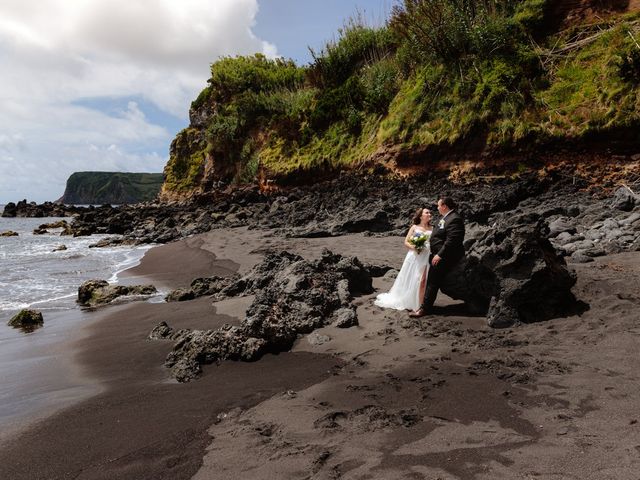 O casamento de Bernie e Ashley em Horta, Faial 17