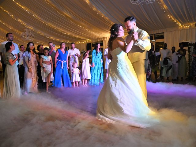 O casamento de Alex e Mel em Santo António da Charneca, Barreiro 51