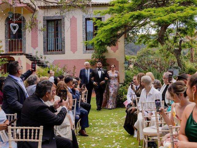 O casamento de Jesus e Debbie em Ilha, Madeira 47