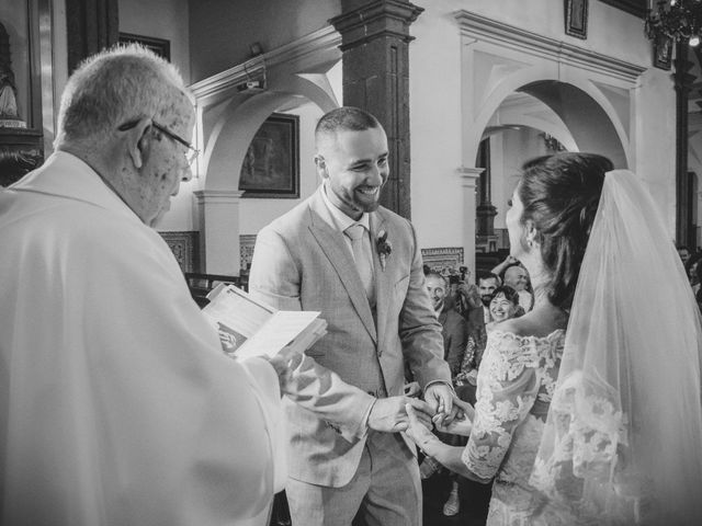 O casamento de Daniel e Débora em Câmara de Lobos, Madeira 33