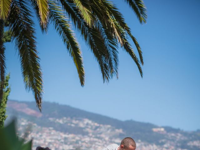 O casamento de Daniel e Débora em Câmara de Lobos, Madeira 86