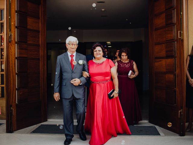 O casamento de Carlos e Sandra em Câmara de Lobos, Madeira 81