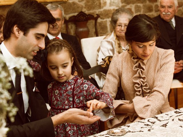 O casamento de Miguel e Lúcia em Santar, Nelas 45