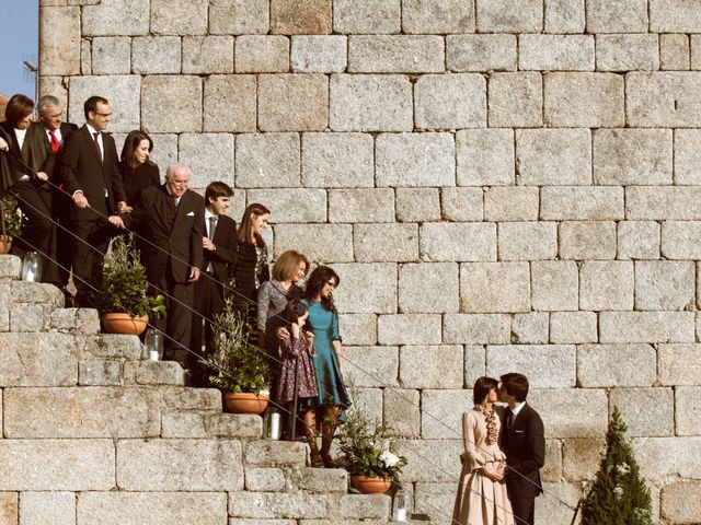 O casamento de Miguel e Lúcia em Santar, Nelas 191