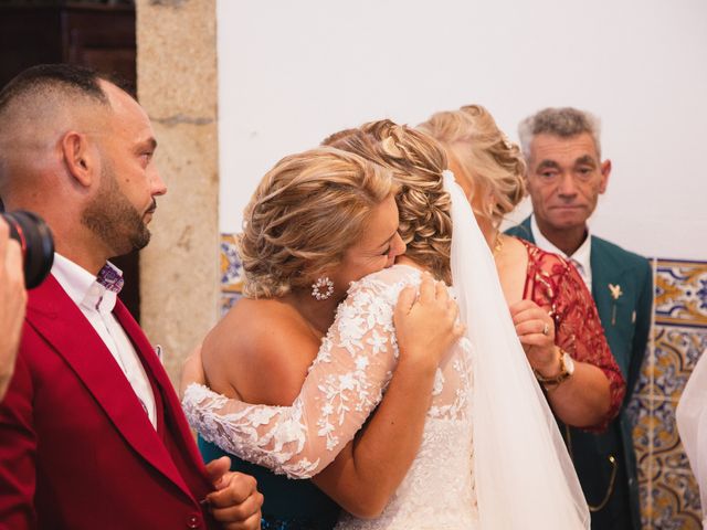 O casamento de Vitor e Cristiana em Santiago de Piães, Cinfães 15