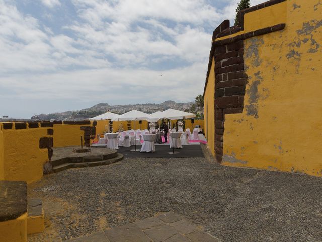 O casamento de Danny e Sophia em Funchal, Madeira 16