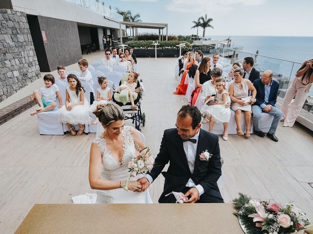 O casamento de Tony e Celine em Calheta, Madeira 21