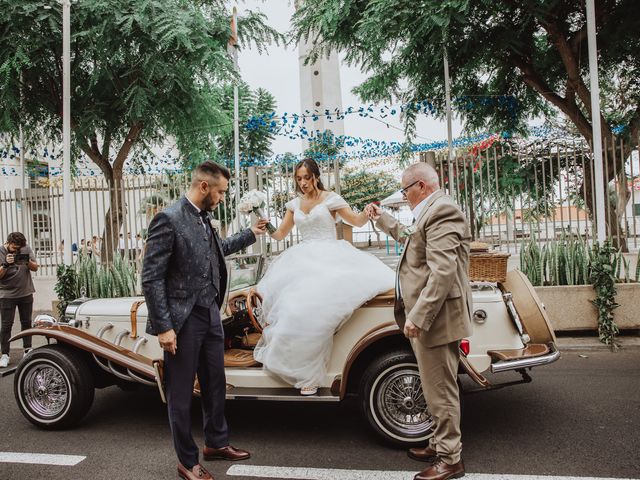 O casamento de Victor e Ana em Estreito Câmara de Lobos, Madeira 14